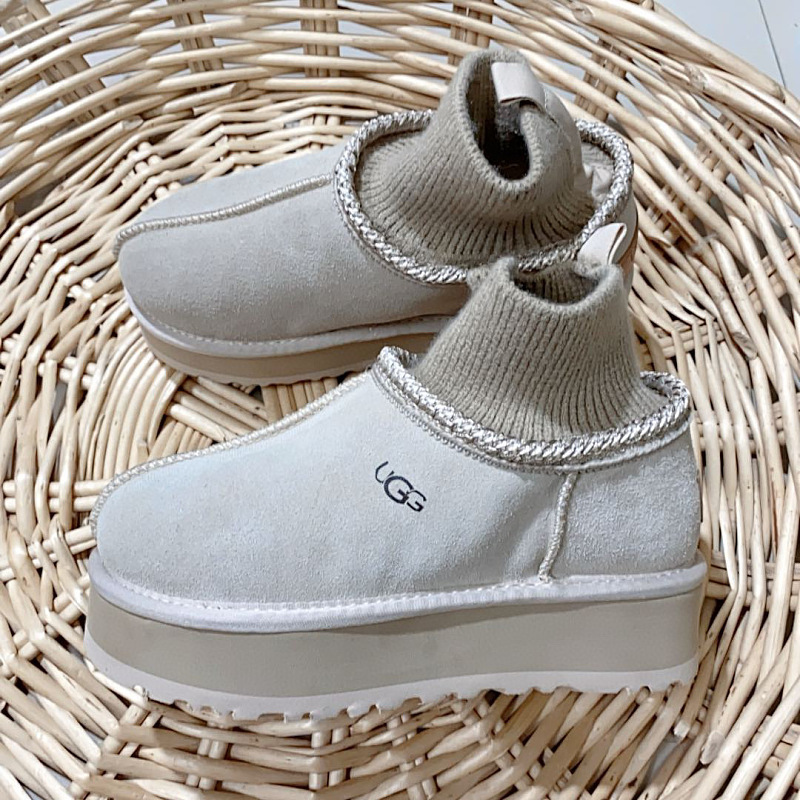 נעלי UGG