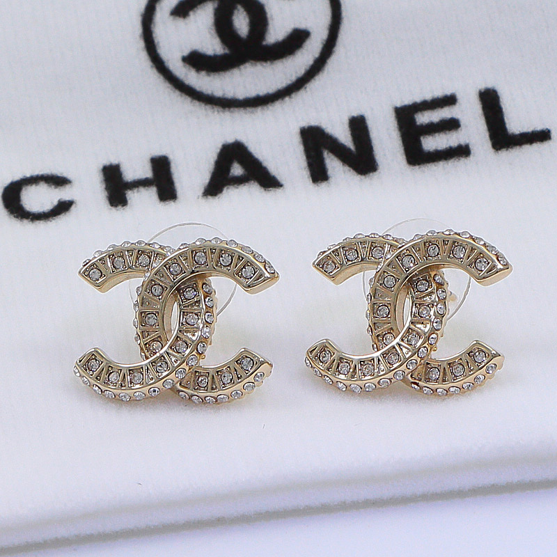 עגילים Chanel