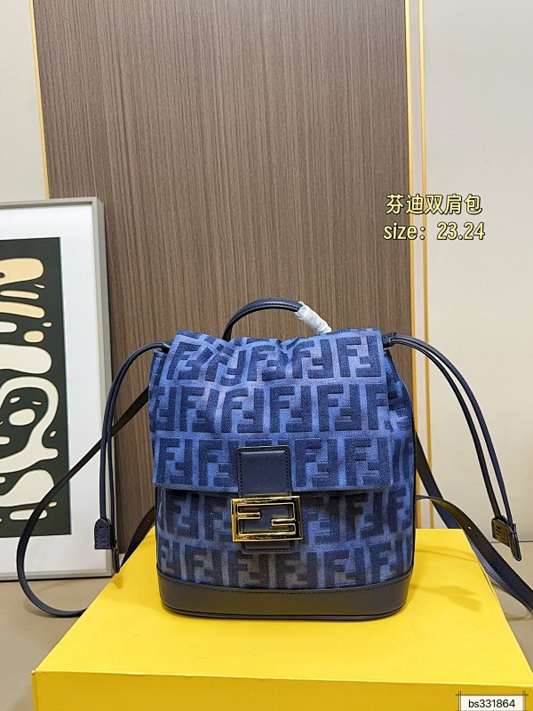 תיק FENDI