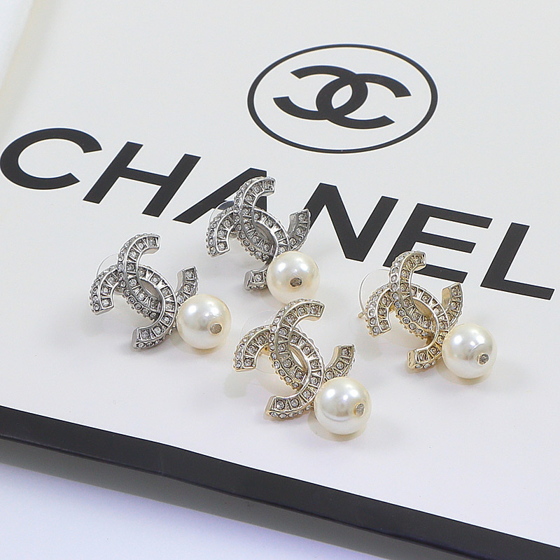 עגילים Chanel
