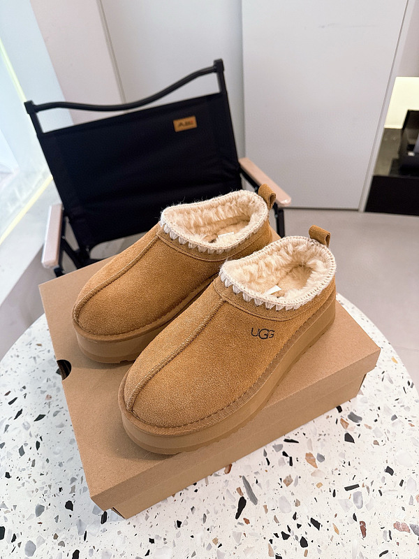 נעלי UGG Tazz