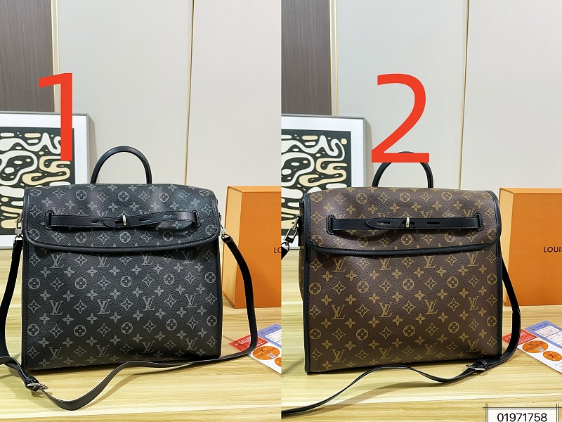 תיק Louis Vuitton
