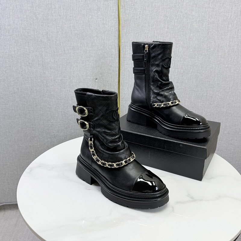 מגפיים CHANEL