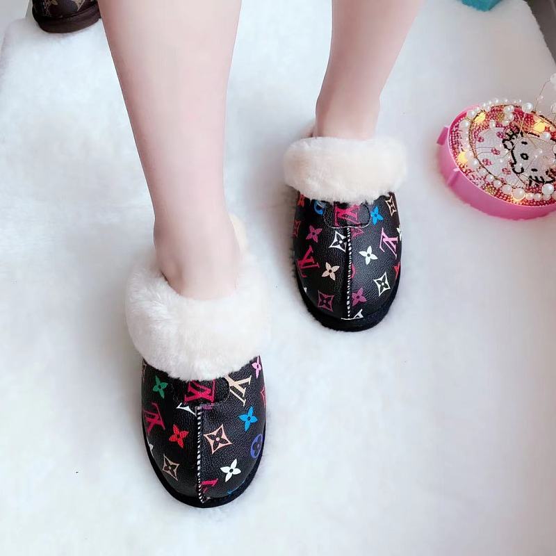 כפכפי פרווה UGG