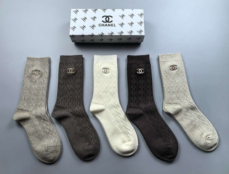 גרביים Chanel