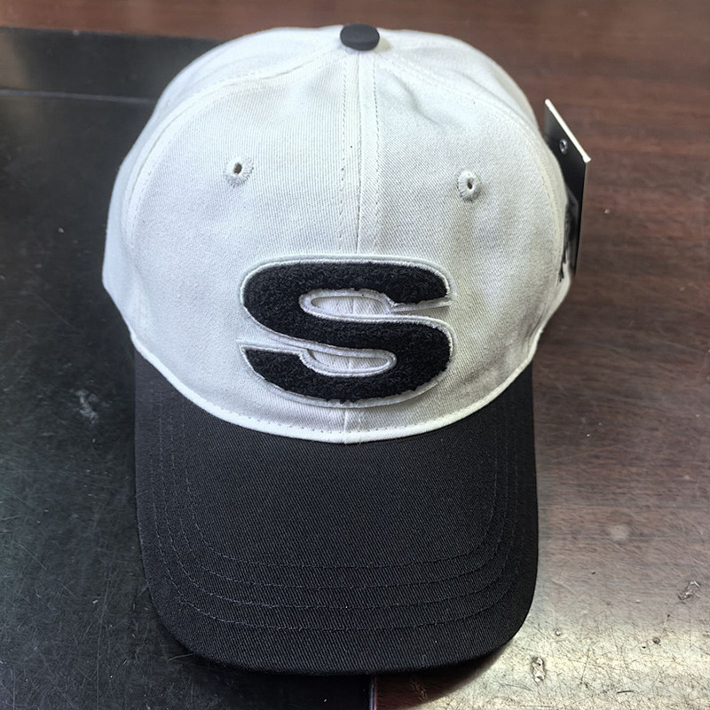 כובע Stussy