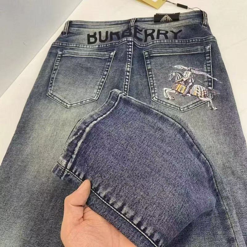 בגד Burberry