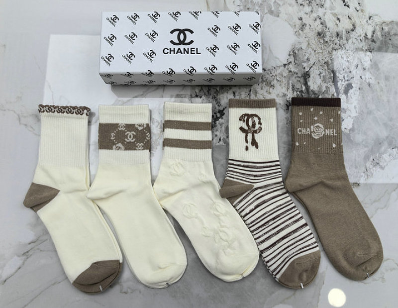 גרביים Chanel