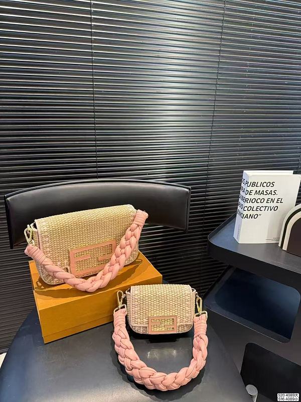 תיק FENDI