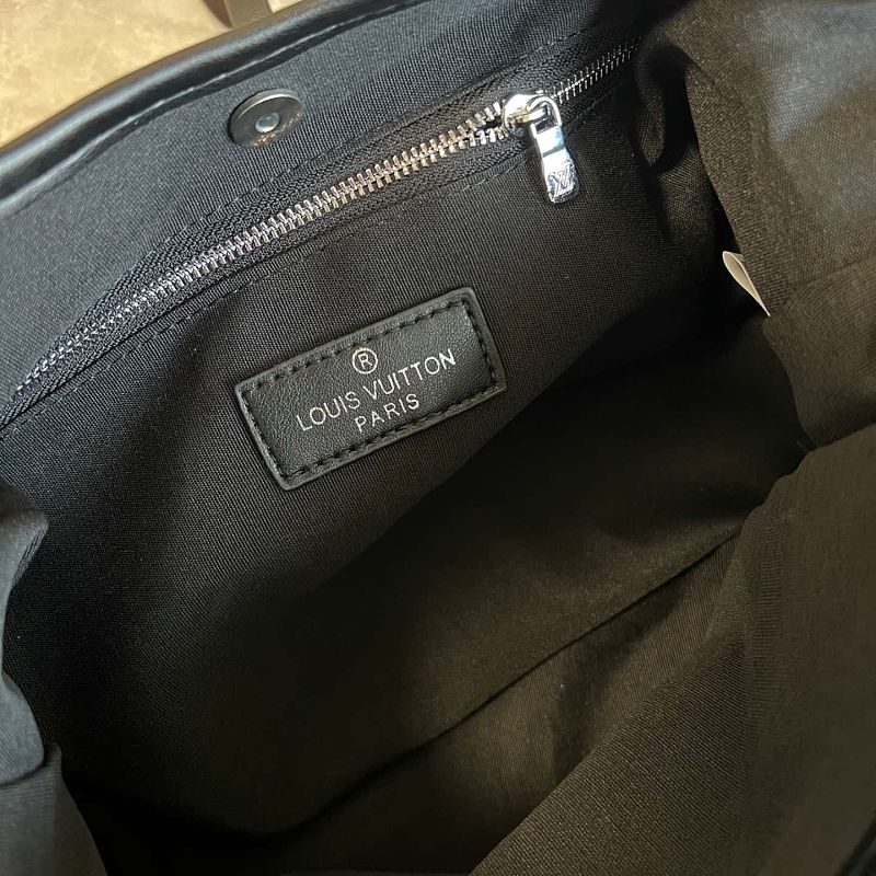 תיק LOUIS VUITTON