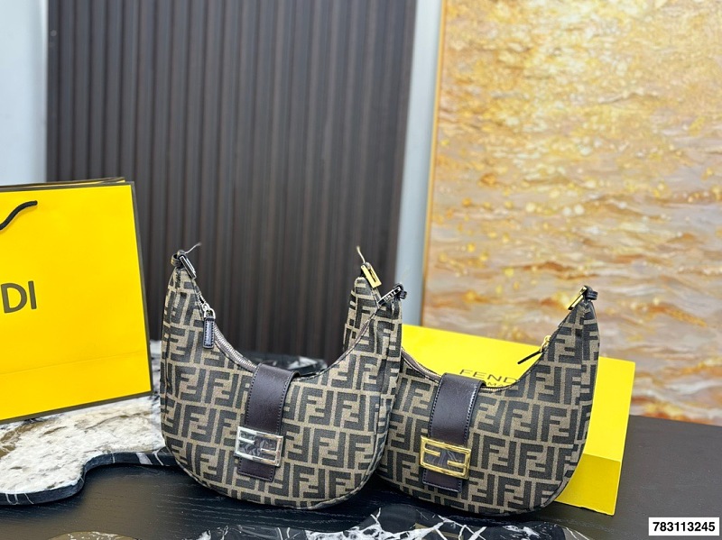 תיק FENDI