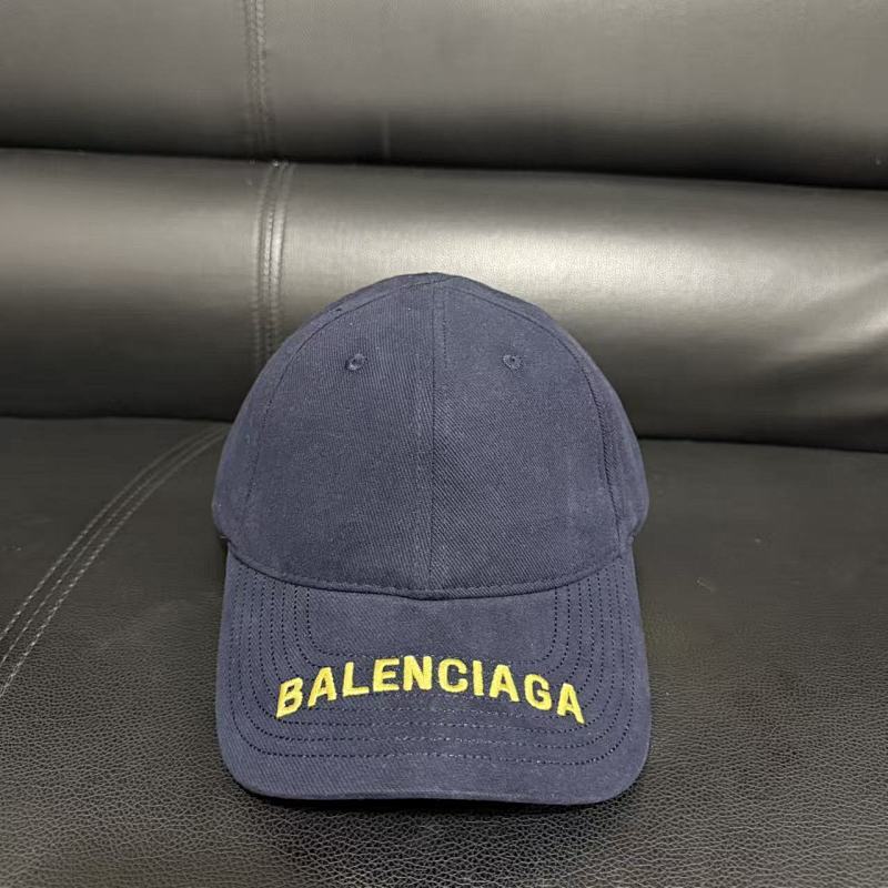 כובע Balenciaga