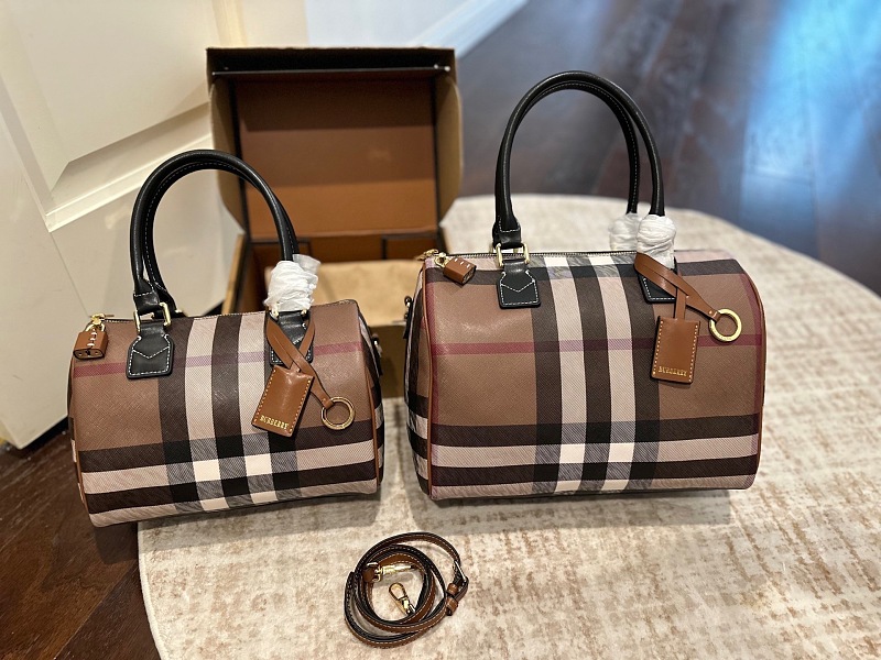 תיק Burberry
