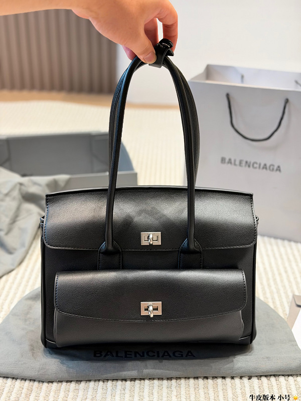 תיק Balenciaga